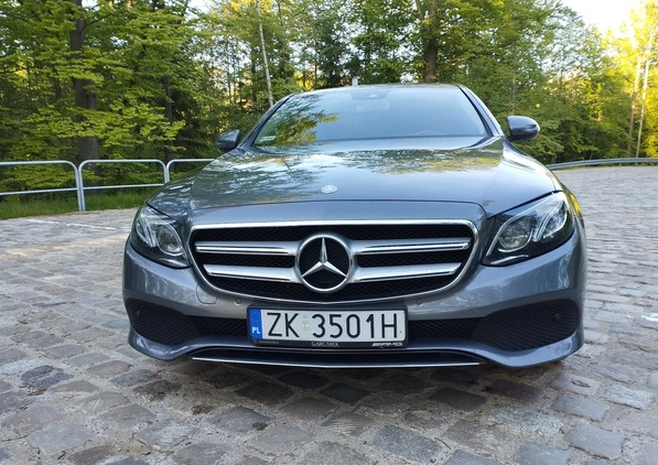 Mercedes-Benz Klasa E cena 139000 przebieg: 161000, rok produkcji 2016 z Koszalin małe 277